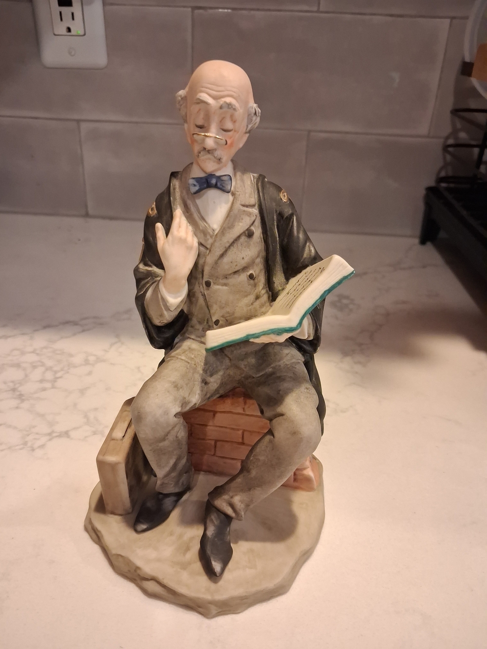 Vtg Arnart Gino Pucci Figurine 3785 Lawyer Judge Professor Capodimonte Style